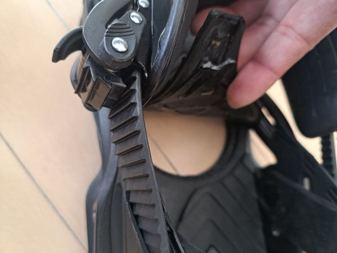 Salomon defender Mサイズ　スノーボードバインディング ブラック