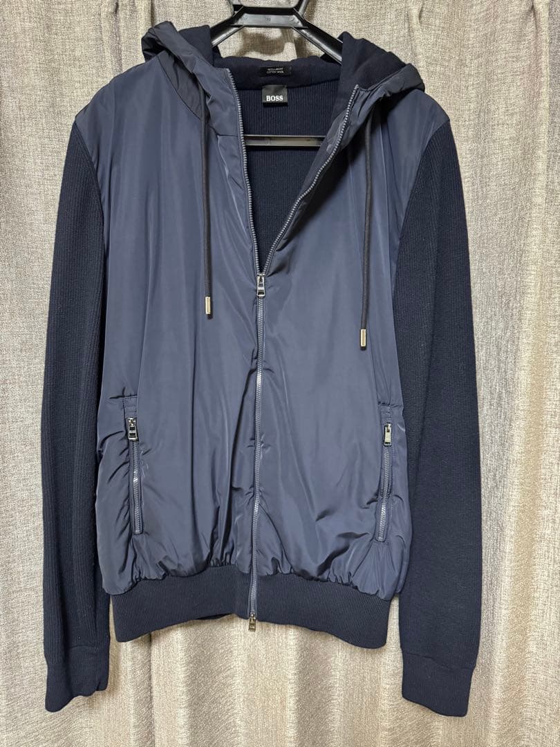 Hugo Boss フード付きジャンパー　ネイビー