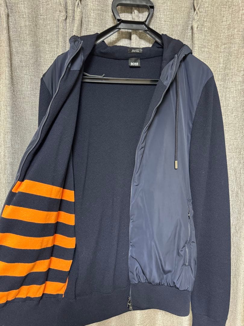 Hugo Boss フード付きジャンパー　ネイビー