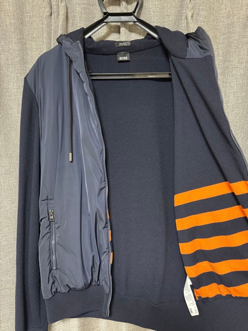 Hugo Boss フード付きジャンパー　ネイビー