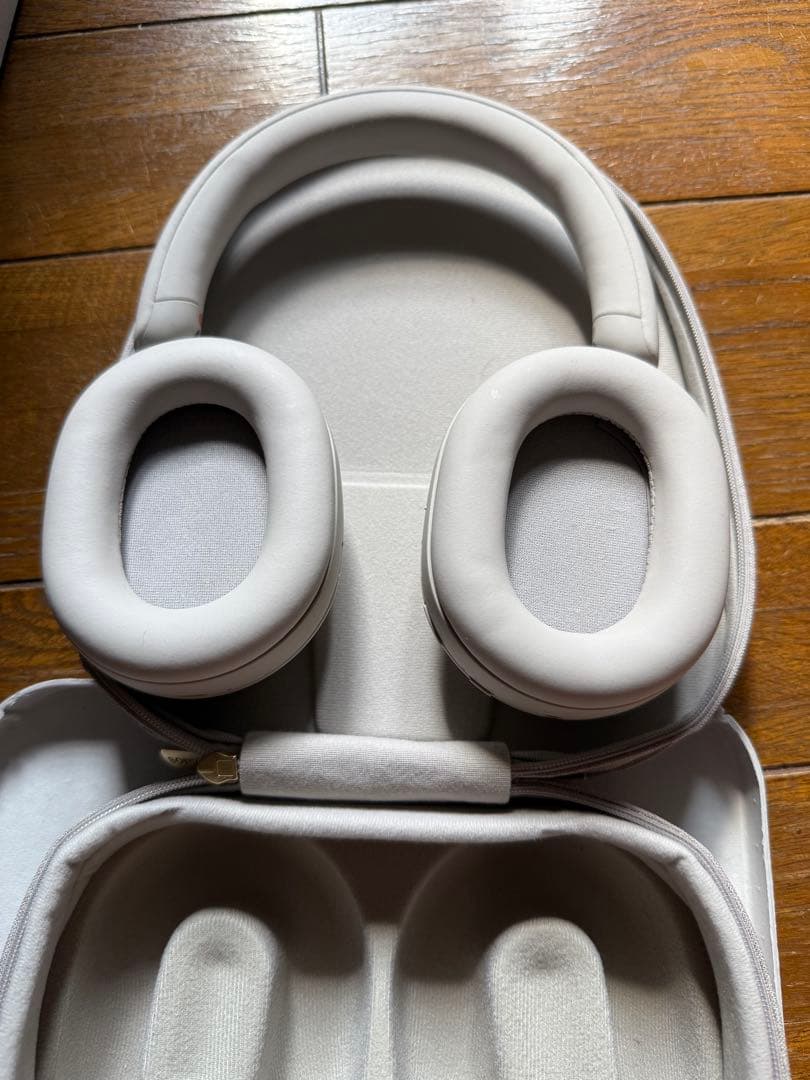 SONYワイヤレスヘッドホン WH-XM5プラチナシルバー