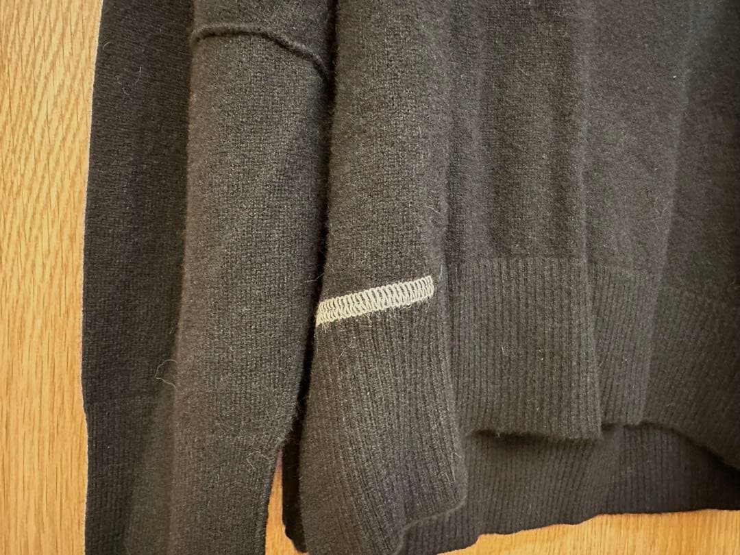 新品タグ付き/アニヤ・ハインドマーチ✕UNIQLO カシミヤハイネックセーター