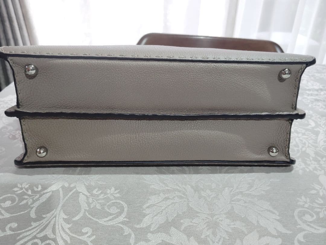 FENDI ピーカーブーアイシーユー　ミディアム