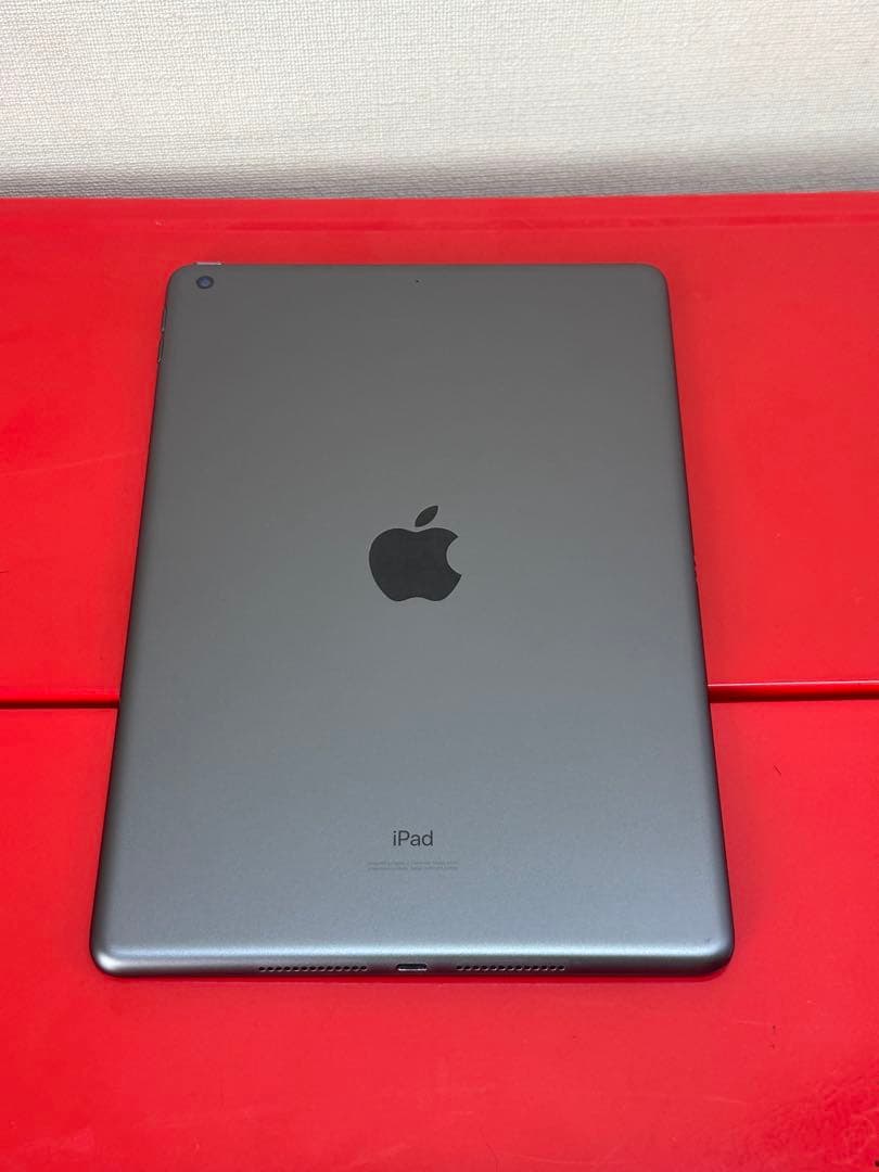 ゆ*ん様 超美品！箱＆付属品付き iPad 第7世代 32GB WiFi スペー