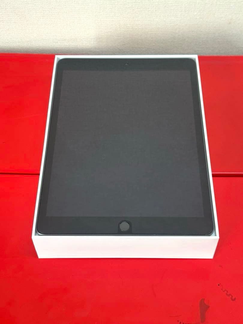 ゆ*ん様 超美品！箱＆付属品付き iPad 第7世代 32GB WiFi スペー