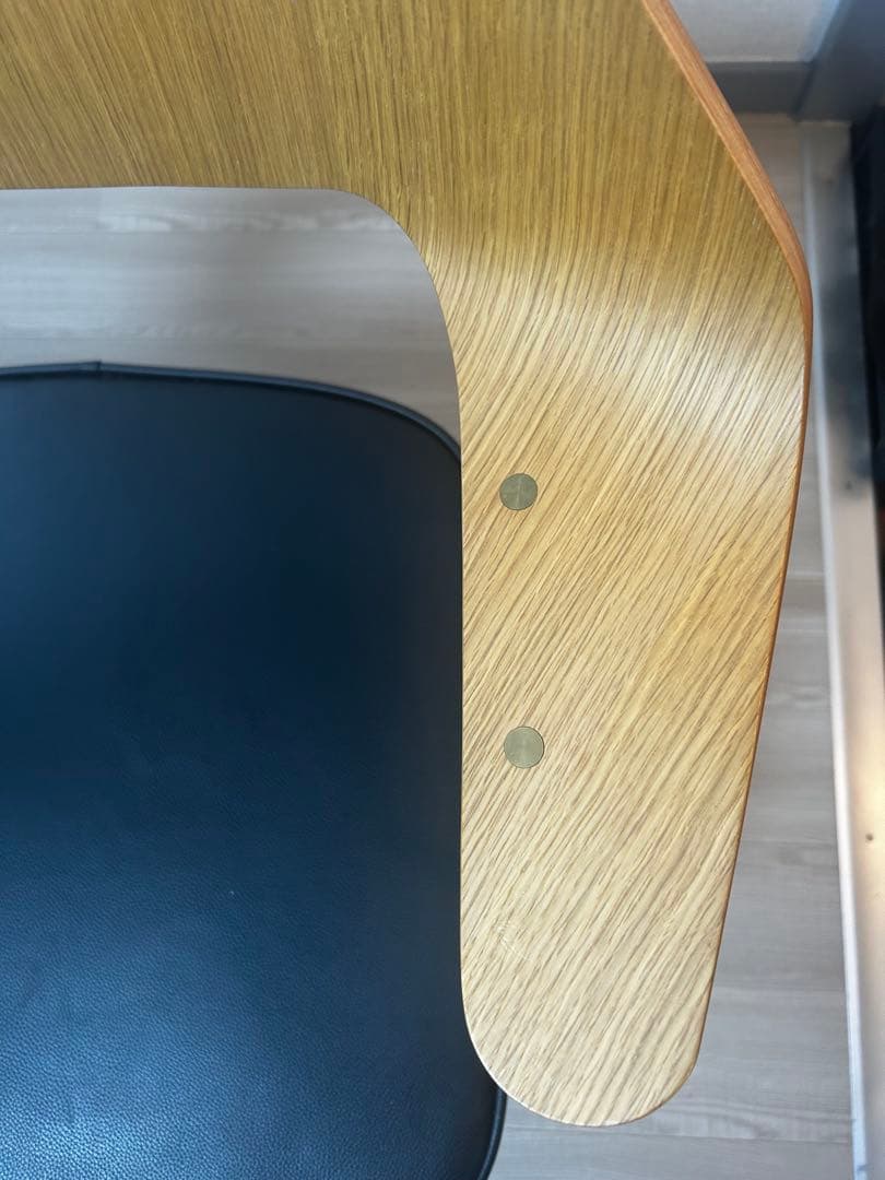 ACTUS 675チェア（レザー）(送料込み)