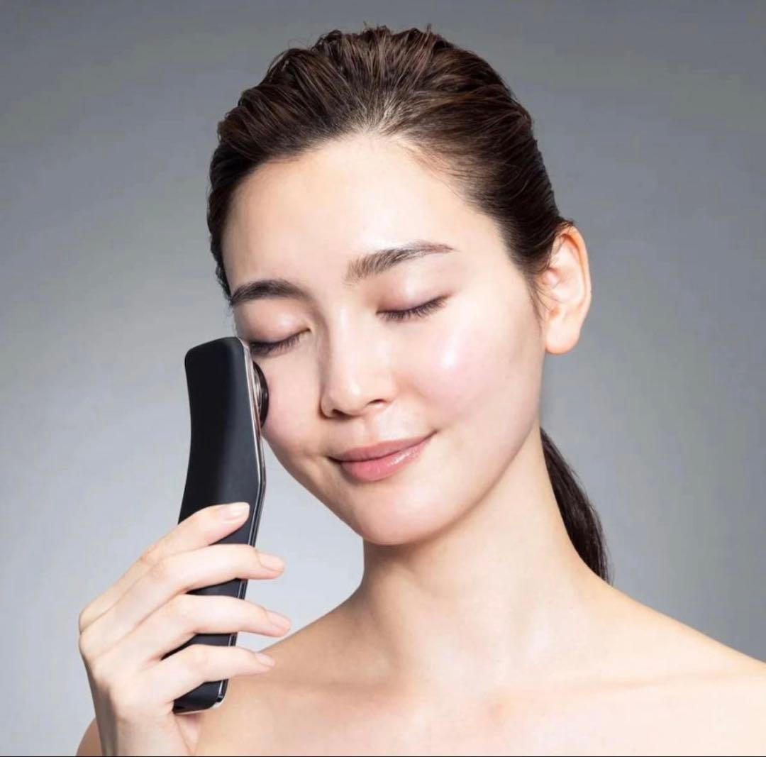 新品　ブライト リフト美顔器 Brighte ELEKI LIFT