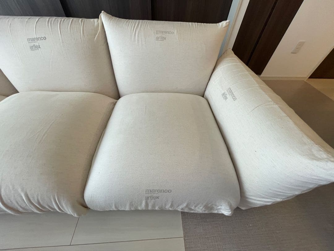 定価984,500円　marenco マレンコ　arflex アルフレックス