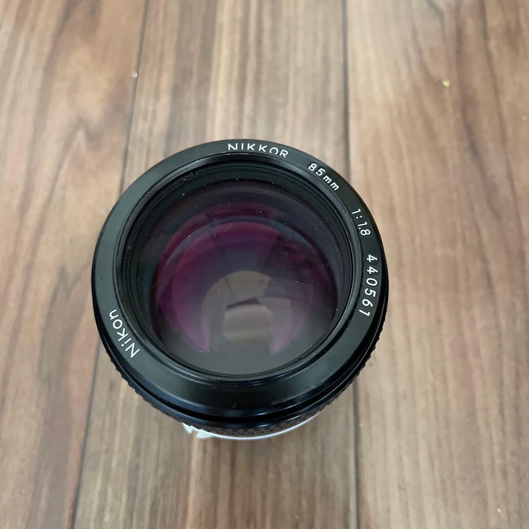 NIKKOR 85mm f/1.8 単焦点レンズ