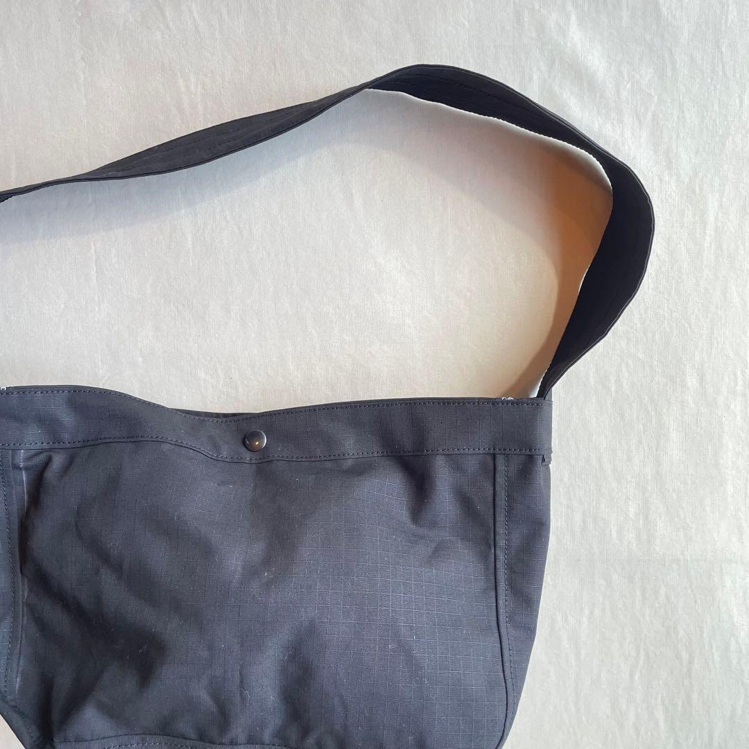 【ニュースペーパーバッグ】リップストップ　ブラック　ショルダー　ビンテージ