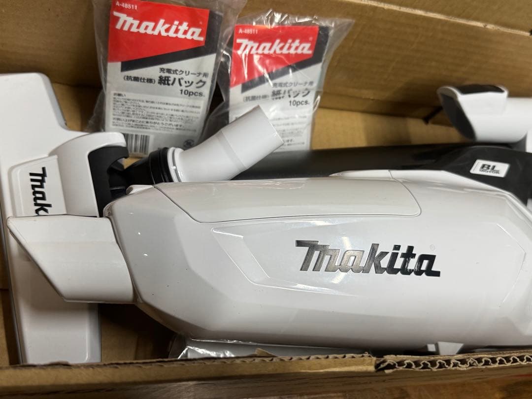 美品 マキタ CL002G 40Vmax 紙パック＋サイクロンクリーナー 本体