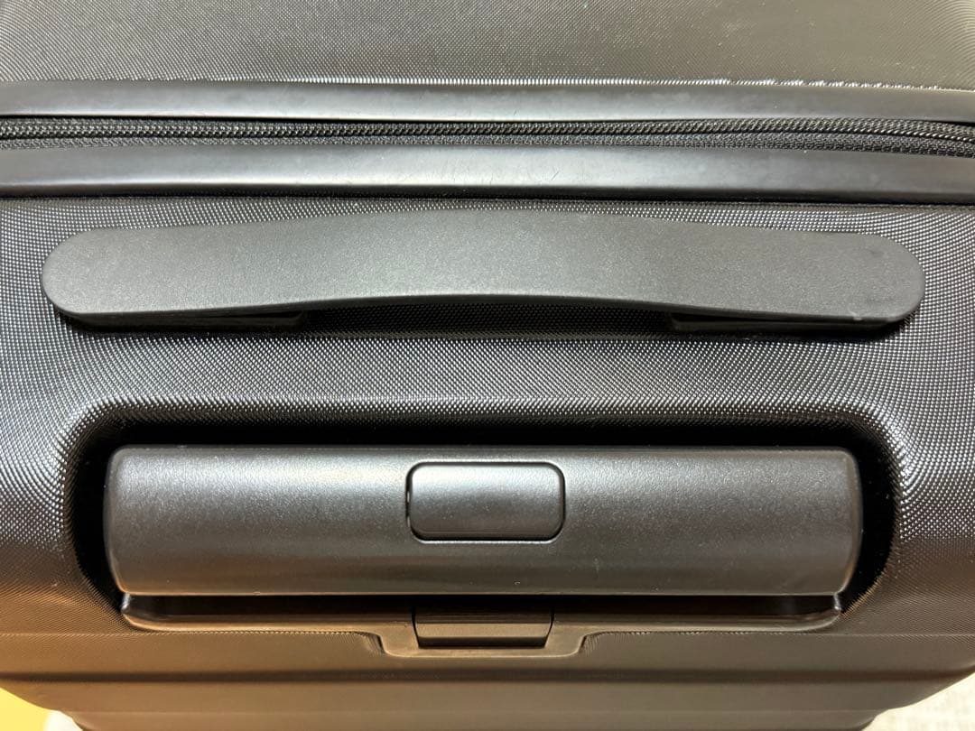 無印良品　バーを自由に調節できる　ハードキャリーケース（３６Ｌ）黒