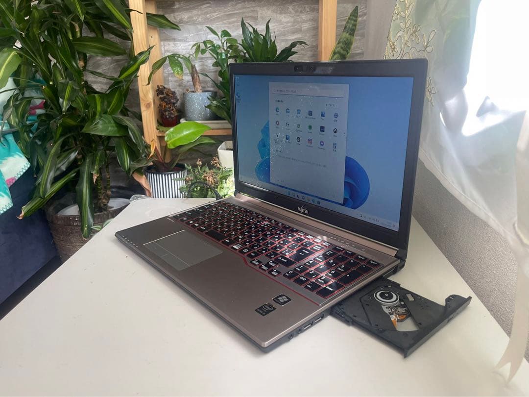 中古 FUJITSULIFEBOOK Core i5-4310M パソコンノ-ト