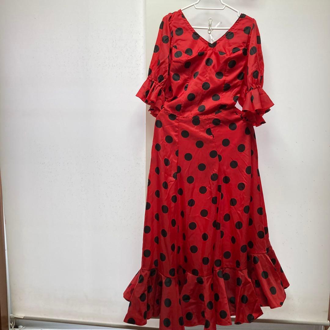 フラメンコツーピス 赤と黒の水玉