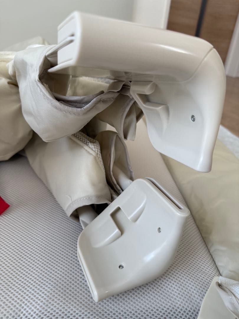 アップリカ　ココネルエアー　ミルクホワイト　ベビーベッド　折りたたみ