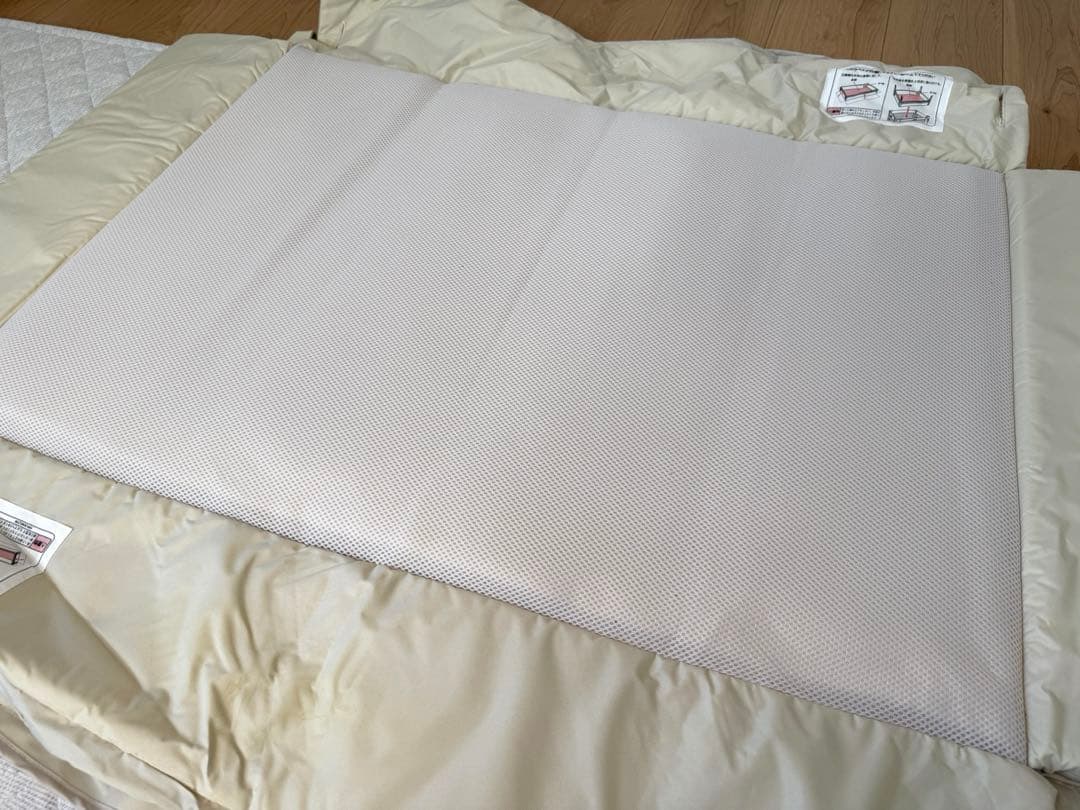 アップリカ　ココネルエアー　ミルクホワイト　ベビーベッド　折りたたみ