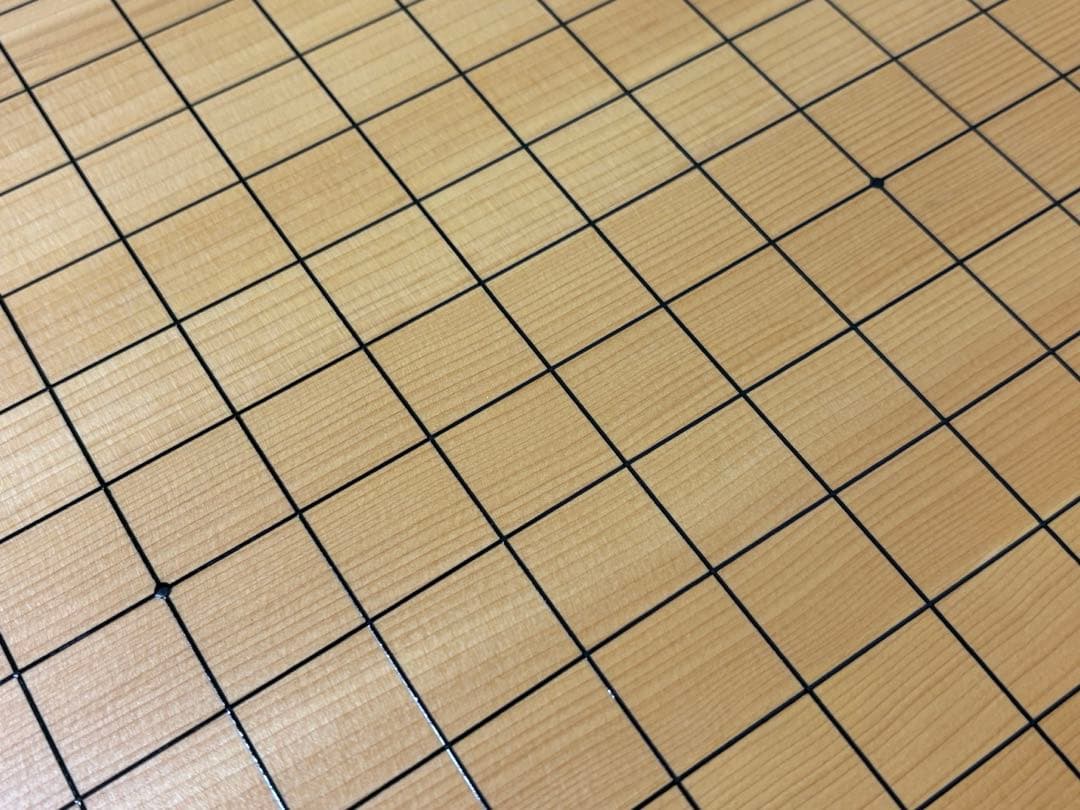 榧二寸盤　柾目　上物　箱付き　碁盤　囲碁　美品