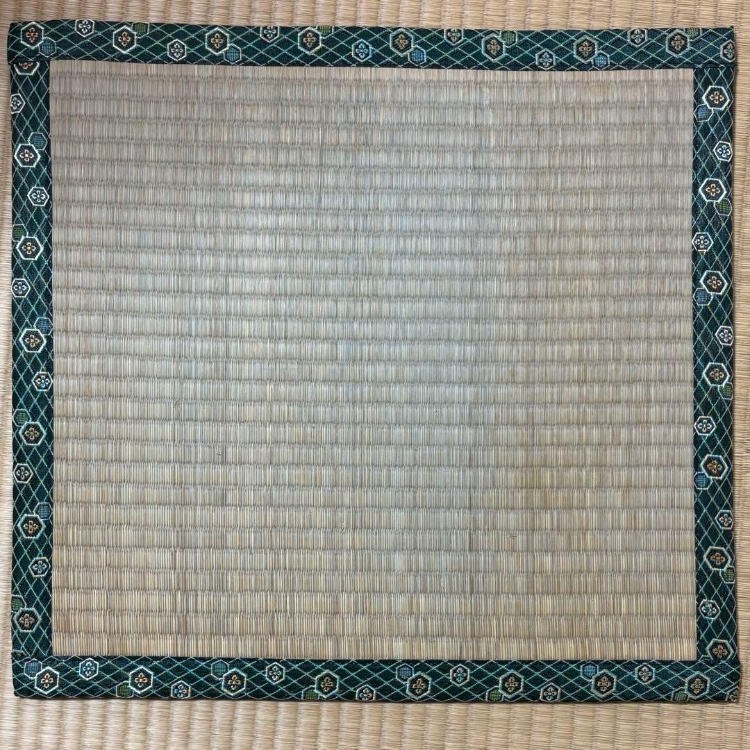 榧二寸盤　柾目　上物　箱付き　碁盤　囲碁　美品