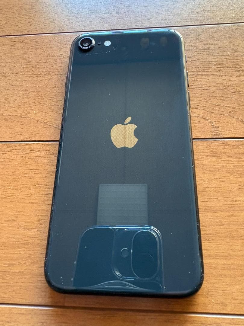 iPhone SE2 64GB ブラック バッテリー最大容量82%