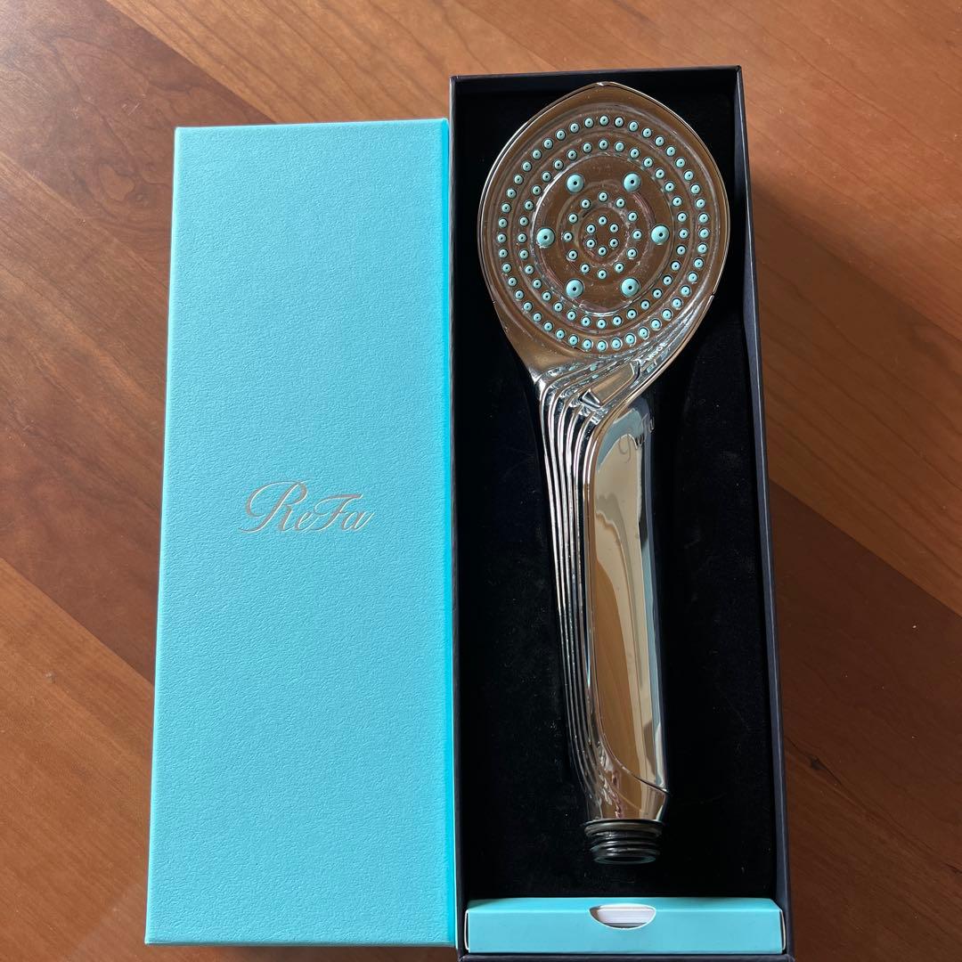 リファ　シャワーヘッド