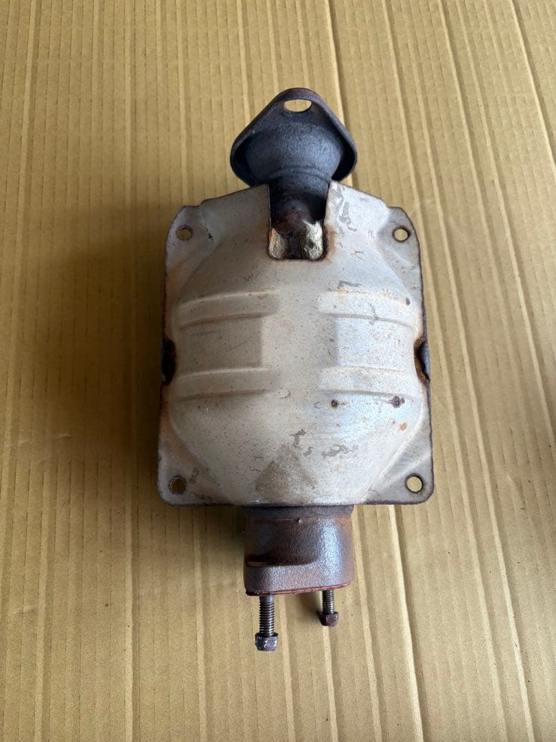 三菱　U62T （ミニキャブ）触媒