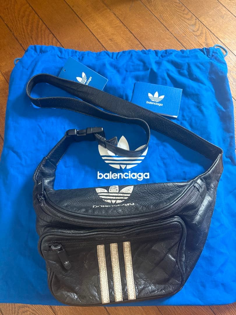 BALENCIAGA adidas コラボ　ボディバッグ レザー ブラック