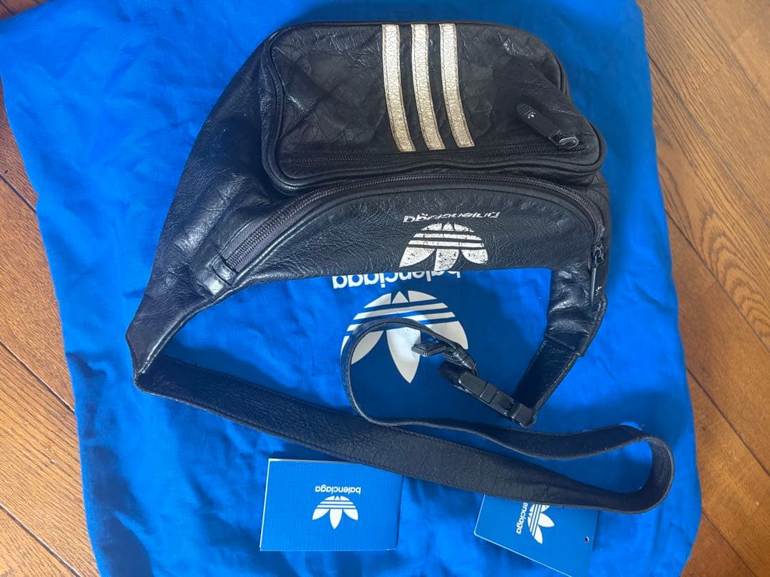 BALENCIAGA adidas コラボ　ボディバッグ レザー ブラック