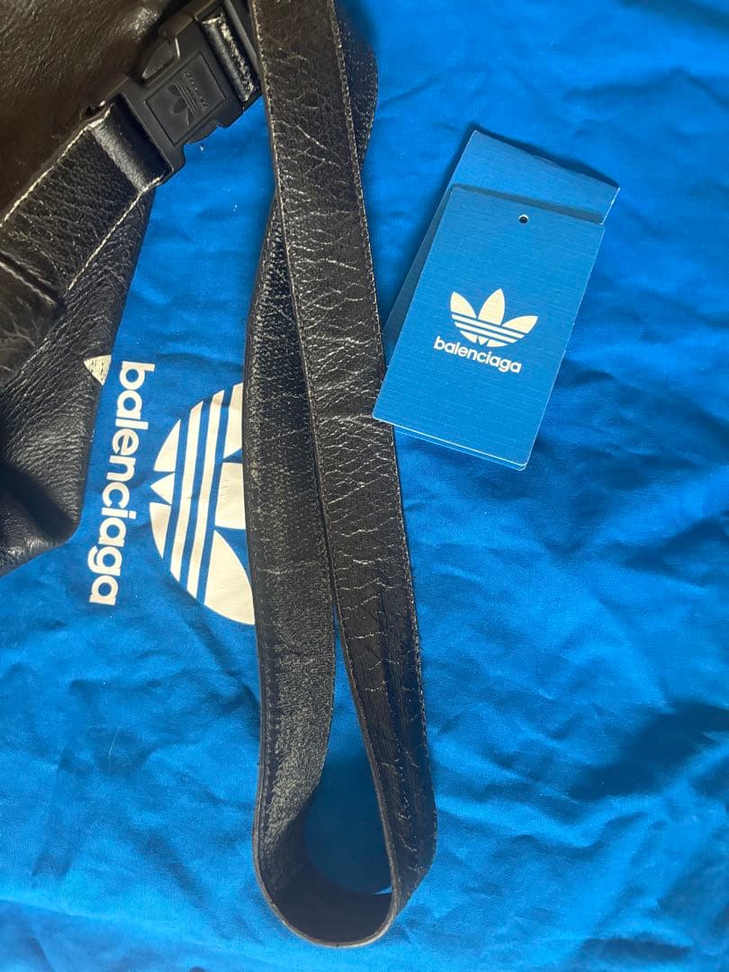 BALENCIAGA adidas コラボ　ボディバッグ レザー ブラック