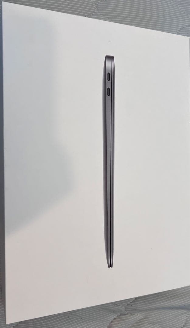 超絶美品　Apple M1チップ搭載13インチMacBook Air