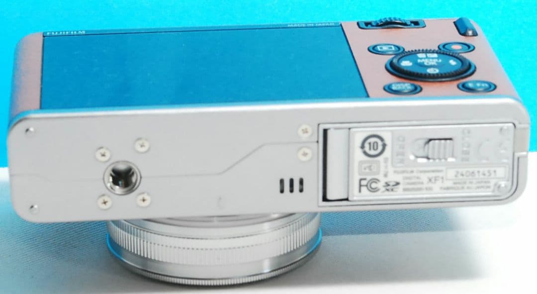 Fujifilm XF1 ボディブラウン　送料無料