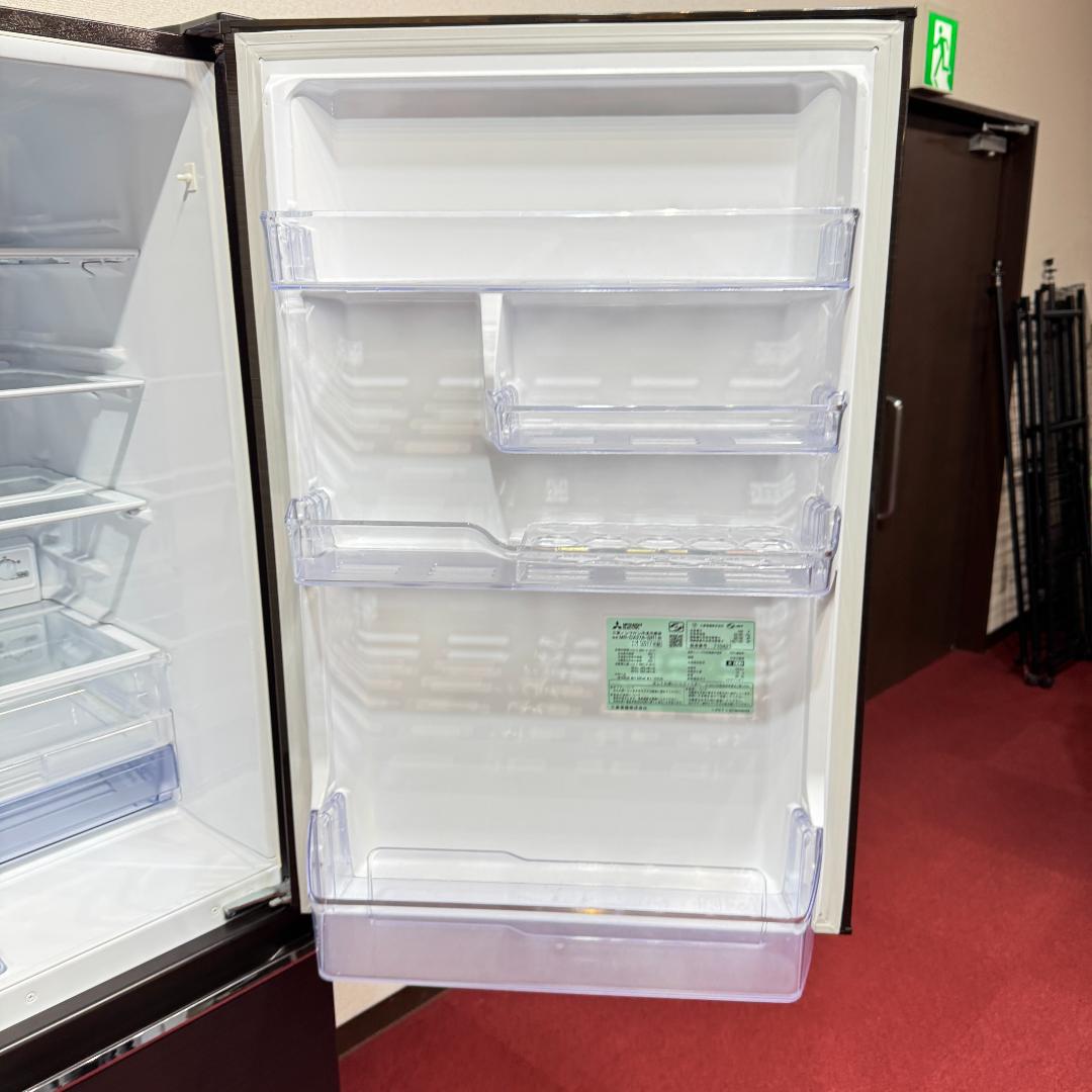 東京23区送料無料　超美品三菱３ドア冷蔵庫 365L　2017年製　製氷機有