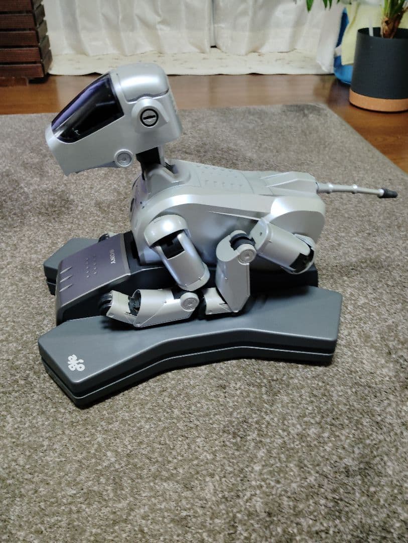 Y*o様 SONY AIBO ロボット犬 シルバー (1箇所難あり)