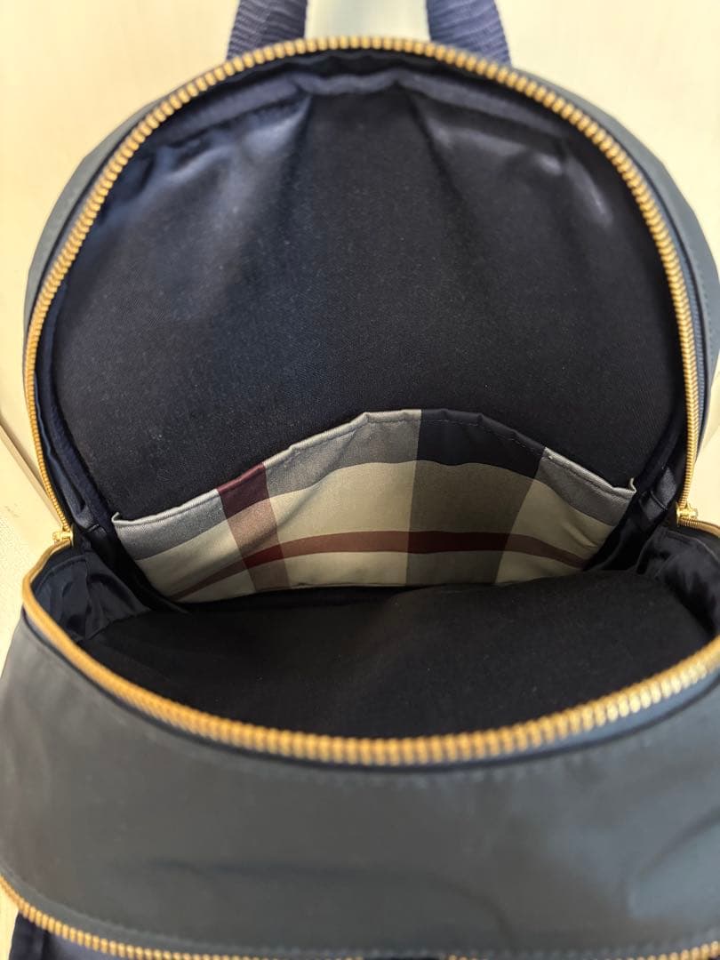 ブルーレーベルクレストブジッジ　リュック　ネイビー