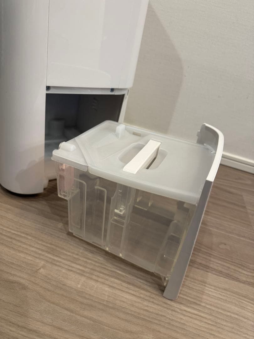 【美品】2024年製 シャープ 空気清浄機 兼 除湿機 CV-EF120-W