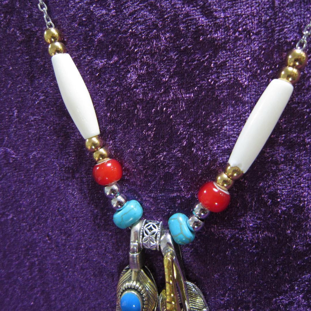 098金爪金縄フェザー、ホワイトハーツ、ターコイズ、バッファローボーンネックレス