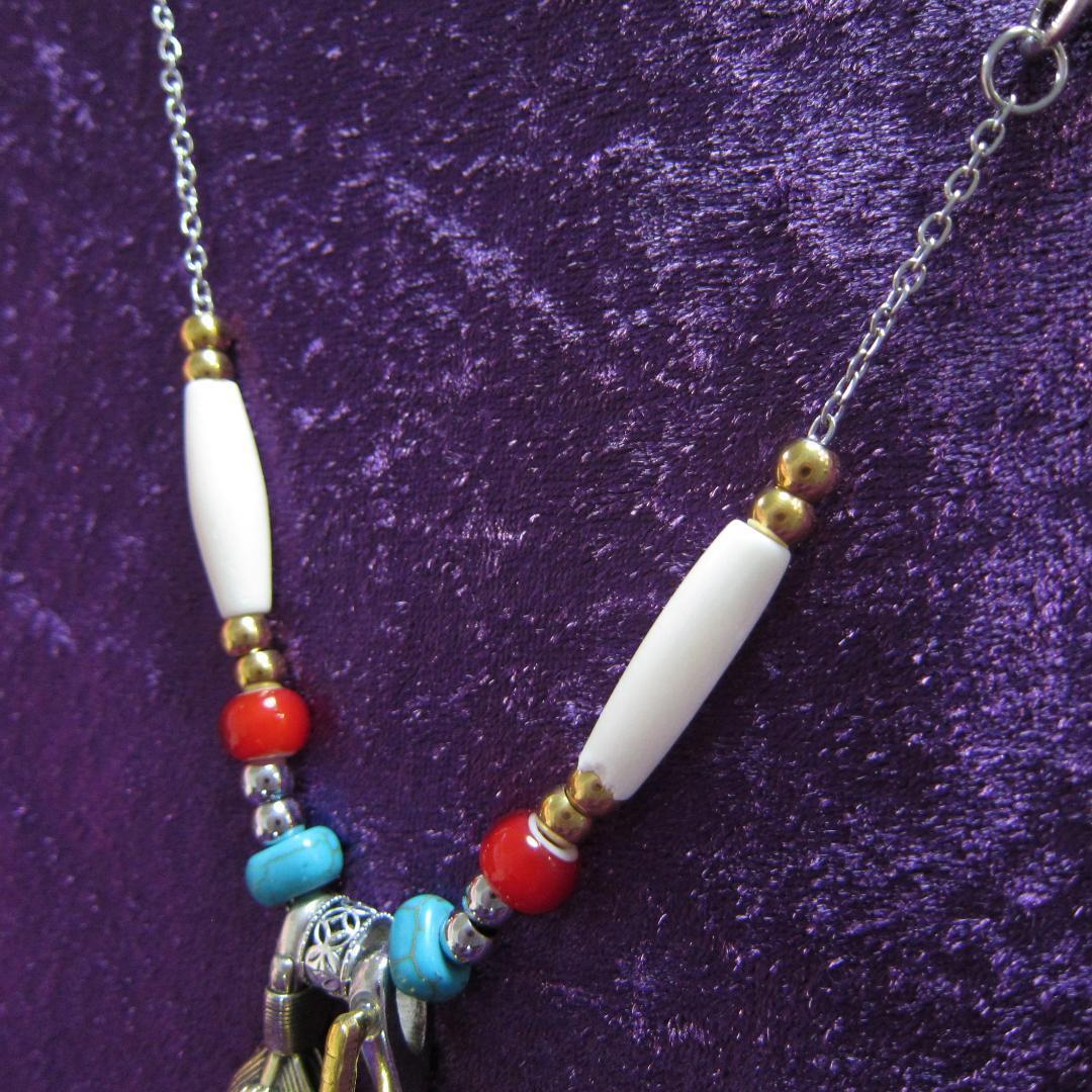 098金爪金縄フェザー、ホワイトハーツ、ターコイズ、バッファローボーンネックレス