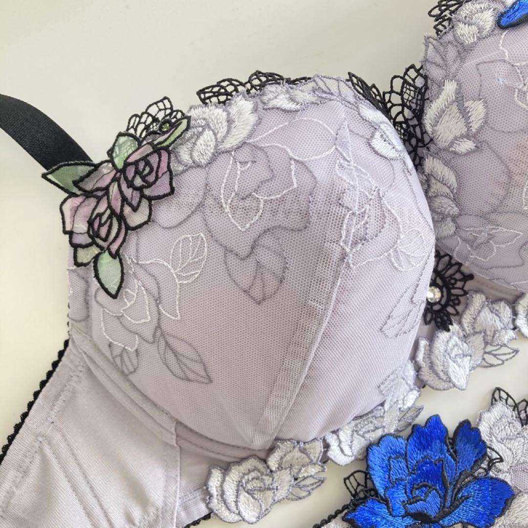 サルート　G70/M　GY　76　P-upブラ　ソング　タンガ　Tバック