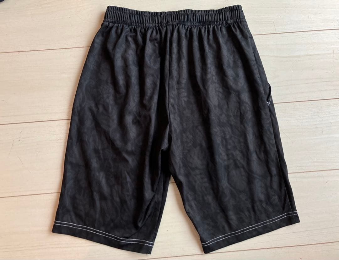 【希少✨美品】YONEXヨネックス ブラックリーフ柄ハーフパンツS 限定