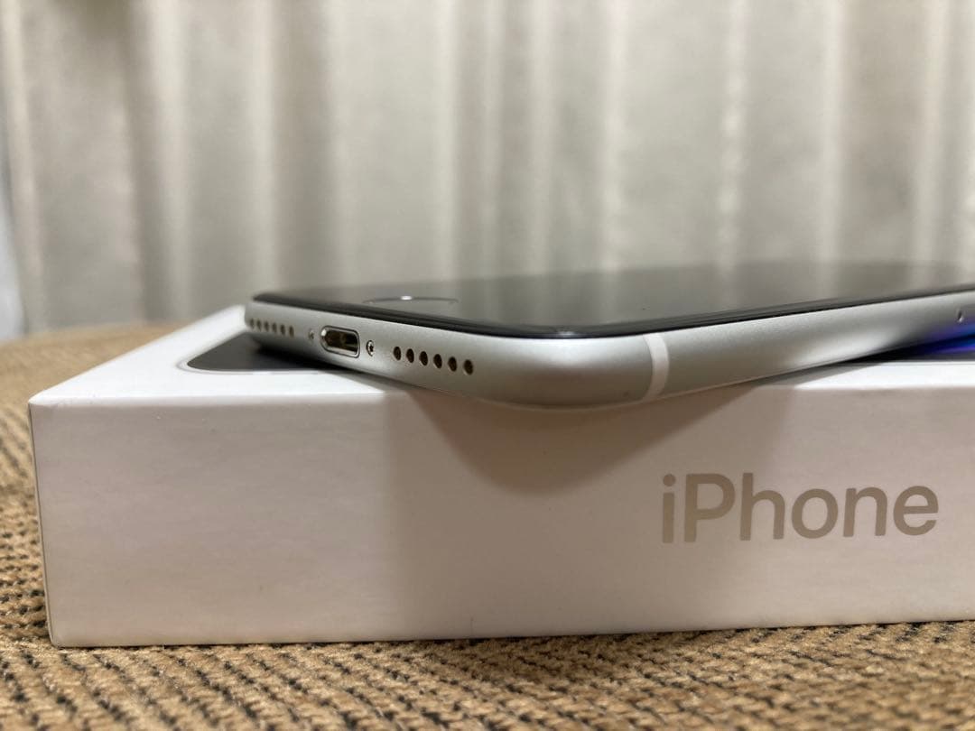 iPhone SE (第2世代) SIMフリー