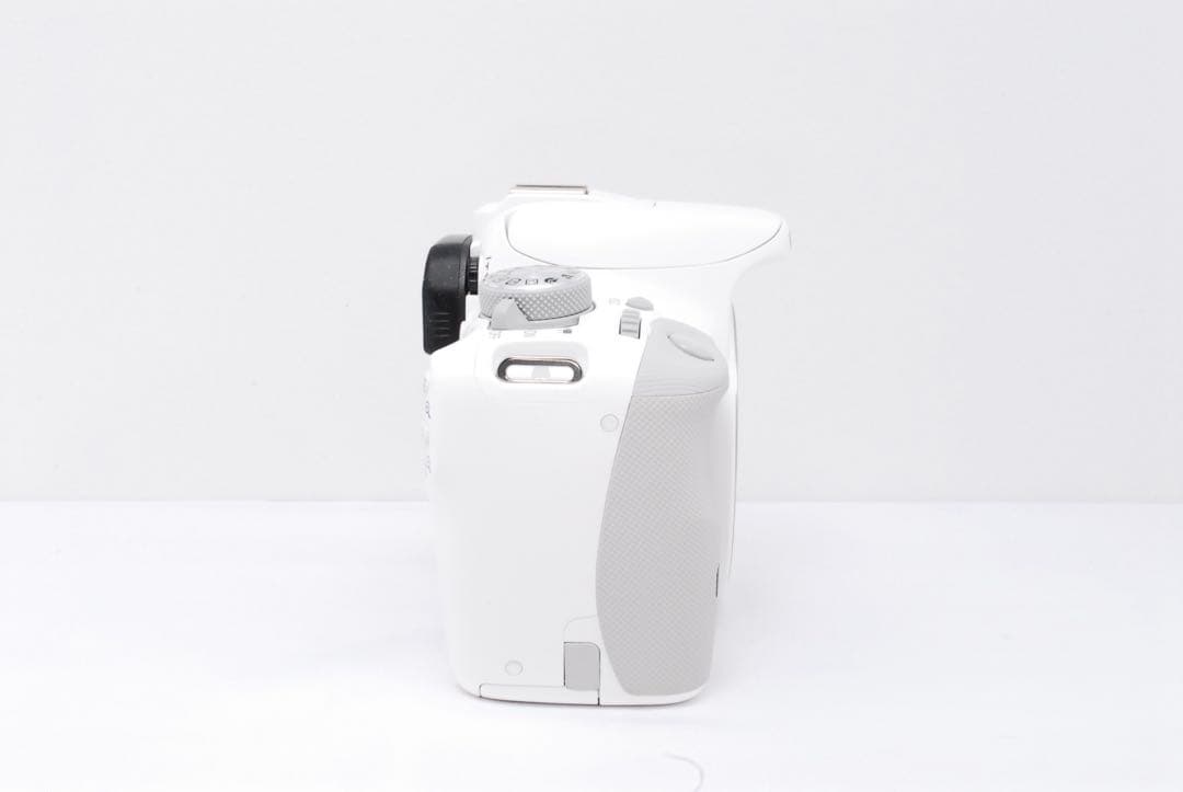 新品級❤️Canon kiss X7❤️人気のホワイト✨一眼レフカメラ