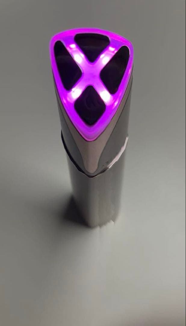 AXXZIA アクシージア　目元用美顔器