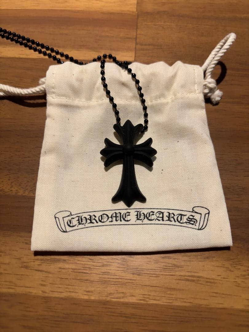 CHROME HEARTS ブラックシリコンラバー クロスネックレス