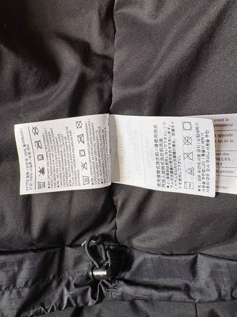 アークテリクス フィションsv ゴアテックスダウン　インサレーテドBLACK S