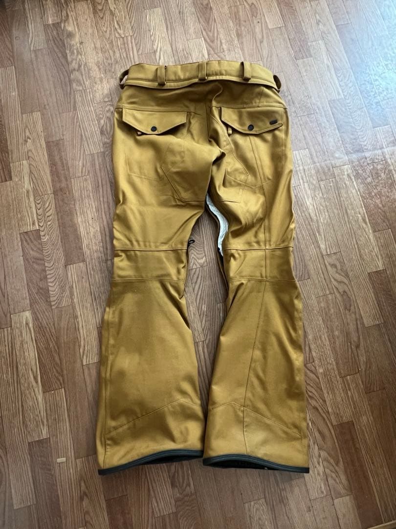 Volcom スノーボードウェア　Sサイズ 赤ジャケット黄パンツGORE-TEX