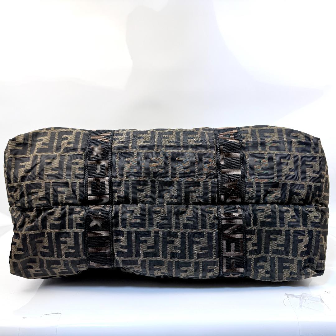 美品 FENDI ボストンバッグ 大容量 ズッカ ロゴ FF金具 ナイロン 旅行