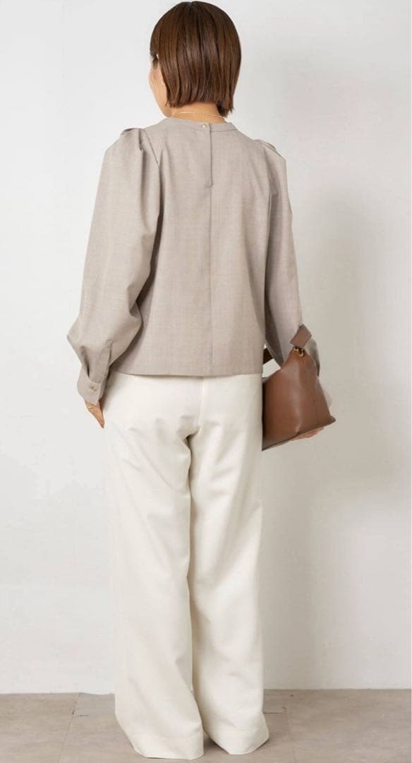 イエナ パフスリーブブラウス定価18700円新品未使用品ベージュ