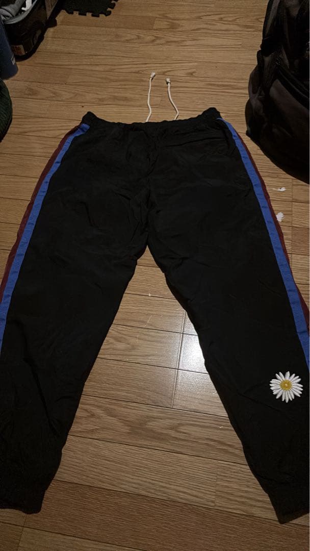 Nike ナイロンパンツ Lサイズ 花刺繍