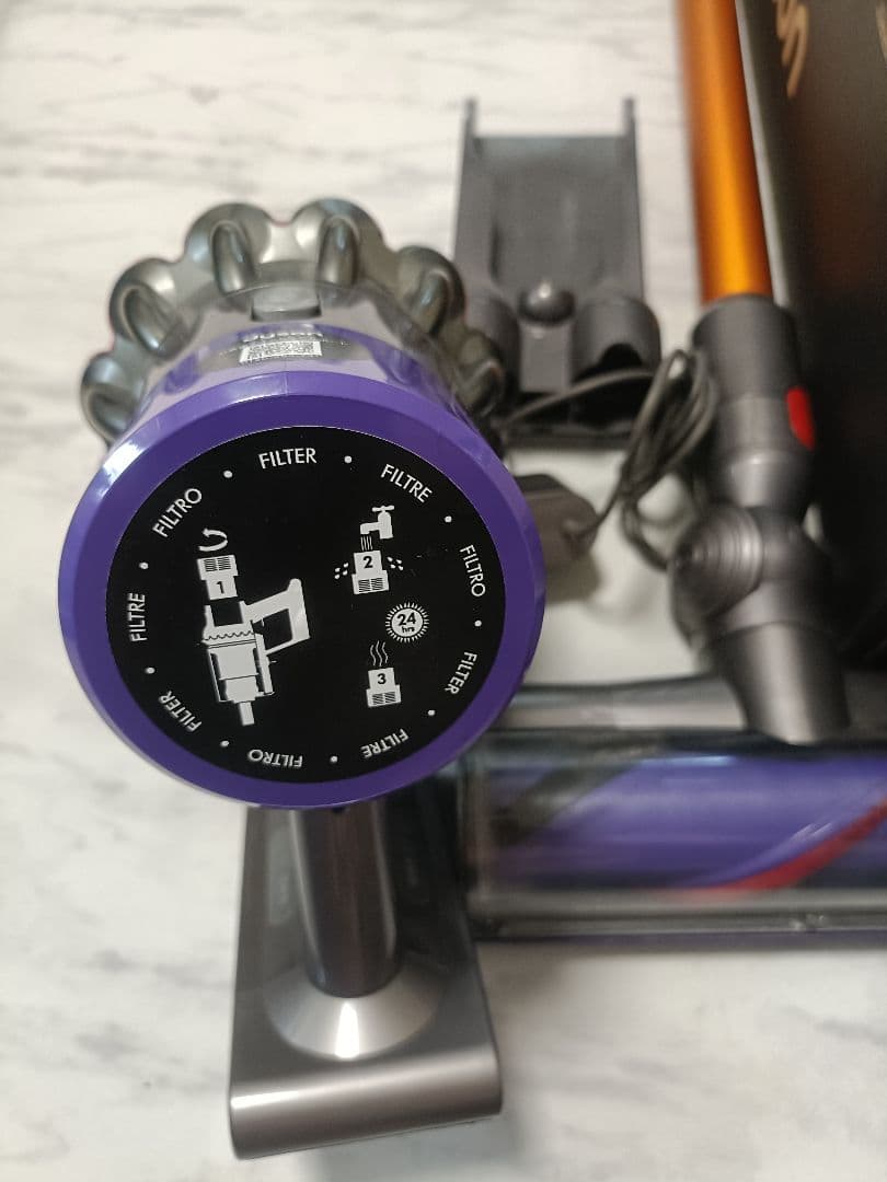 dyson ダイソン v10 sv12 コードレス 掃除機　数回使用　稼働品