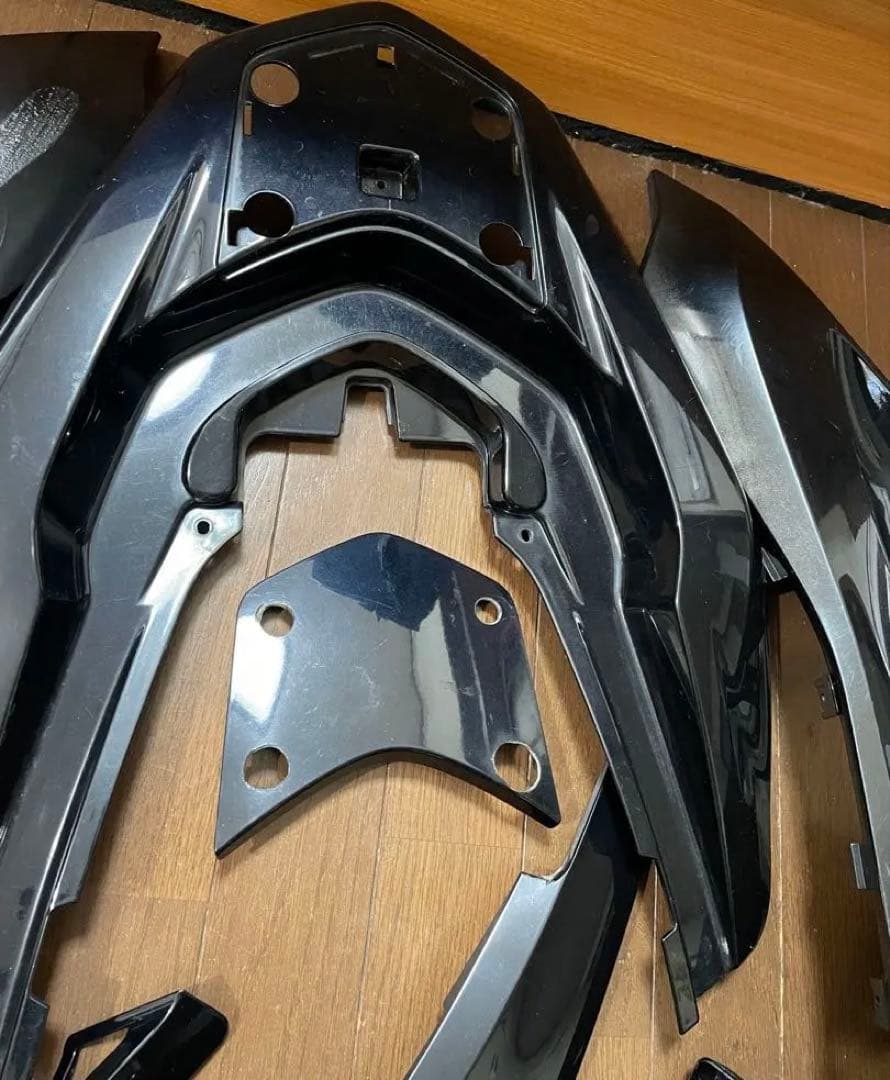 PCX125 JF81 外装 カウル パーツ 純正 ブラック