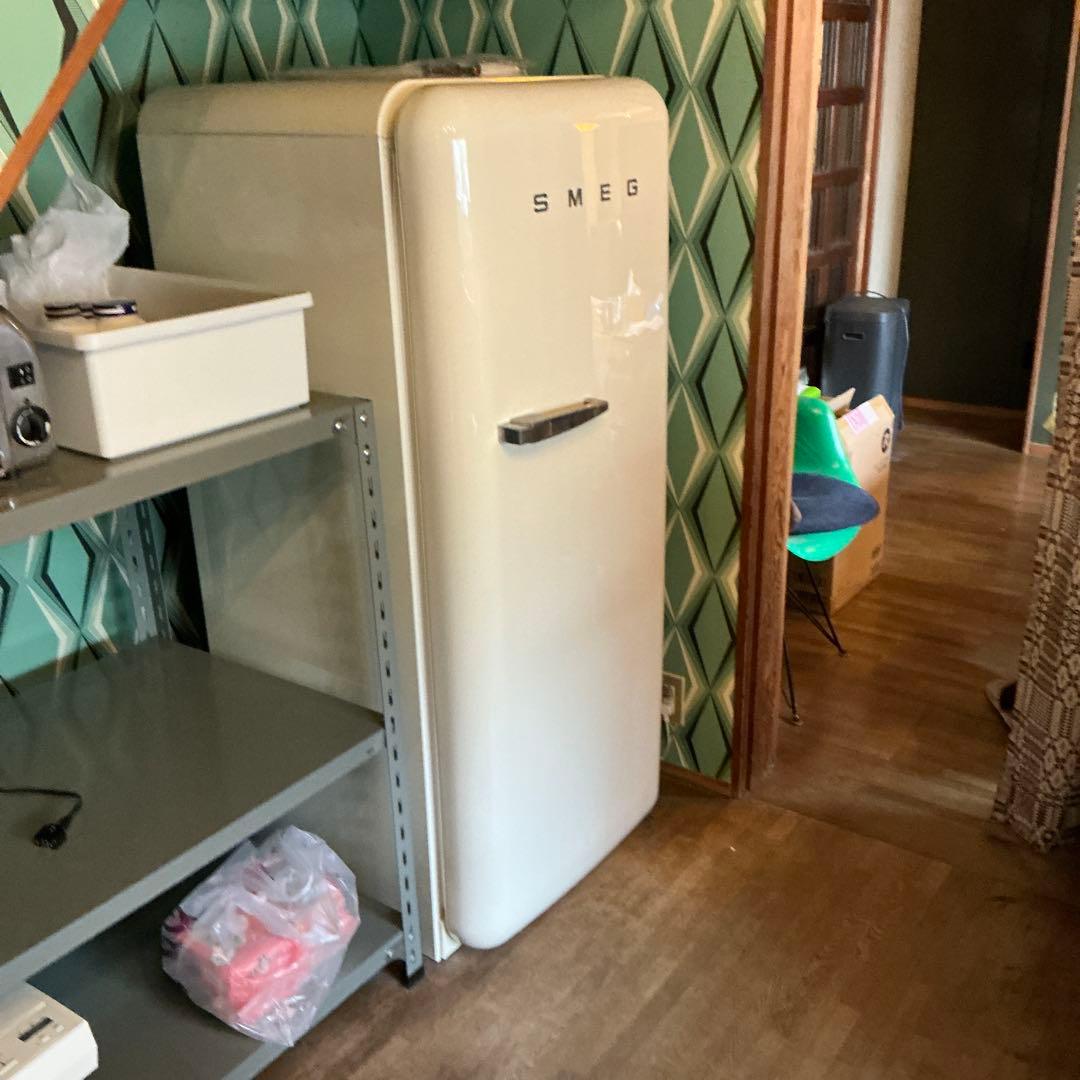 dovelly SMEG クリーム色 冷蔵庫 レトロデザイン